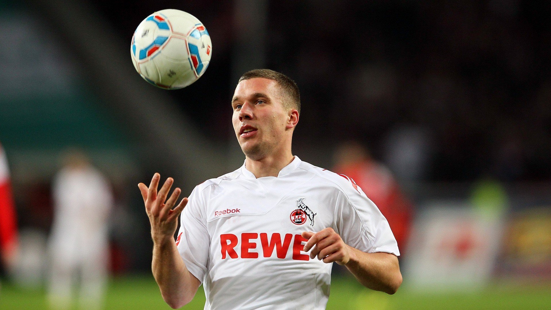 最佳瞬间合集:球迷眼中的本月超级精彩,最佳击球点漫画哪几开车